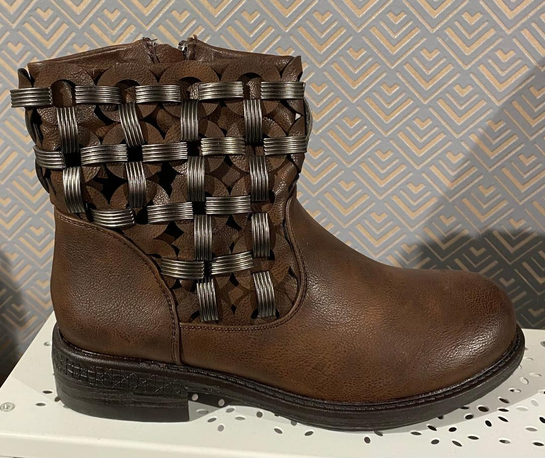 Brown Detailed Boot