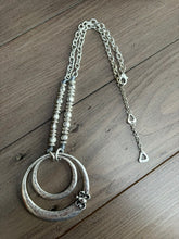 Load image into Gallery viewer, Twin Ring Bee Necklace
