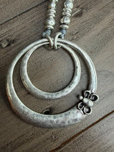 Load image into Gallery viewer, Twin Ring Bee Necklace
